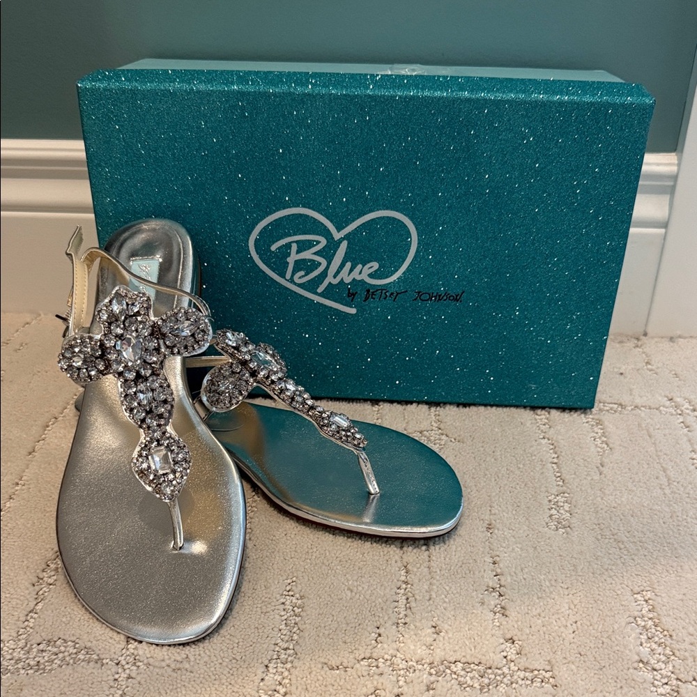 NWT Blue by Betsey Johnson Glittering Silver Sandals - size 7.5